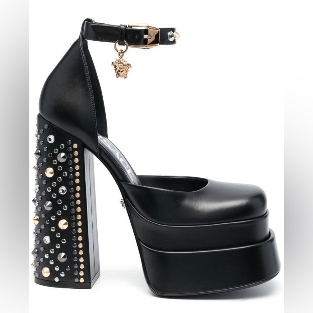 Versace
Spiked Medusa Aevitas 160mm pumps